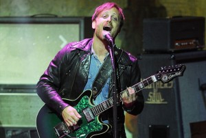 https://www.guitarlessons-atlanta.com/wp-content/uploads/2015/07/20140505-danauerbach-624x420-1399326360-300x202.jpg