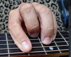 https://www.guitarlessons-atlanta.com/wp-content/uploads/2015/07/guitar-chord-online.png